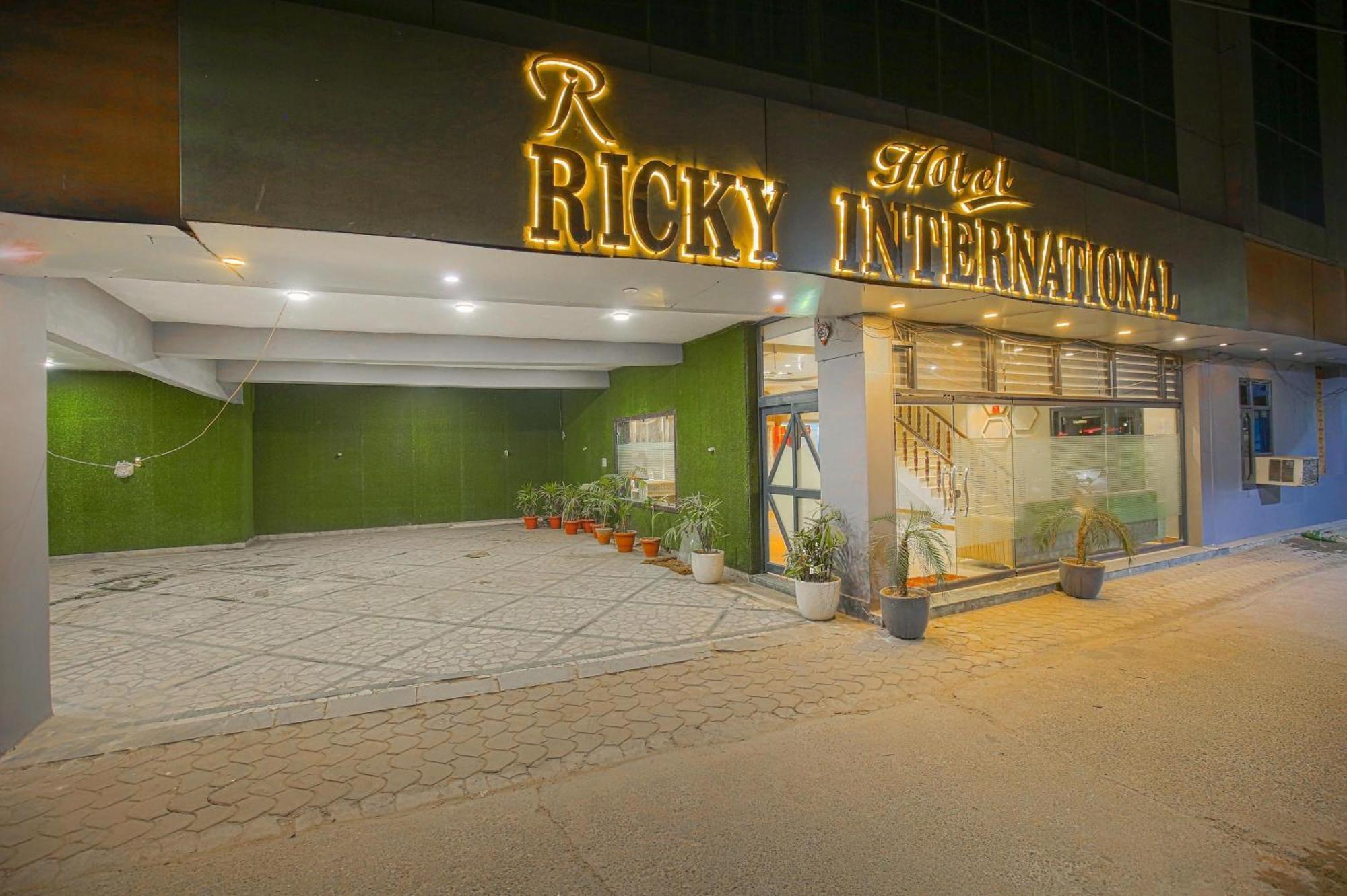 Hotel Ricky By Sahibs Group 암리차르 외부 사진